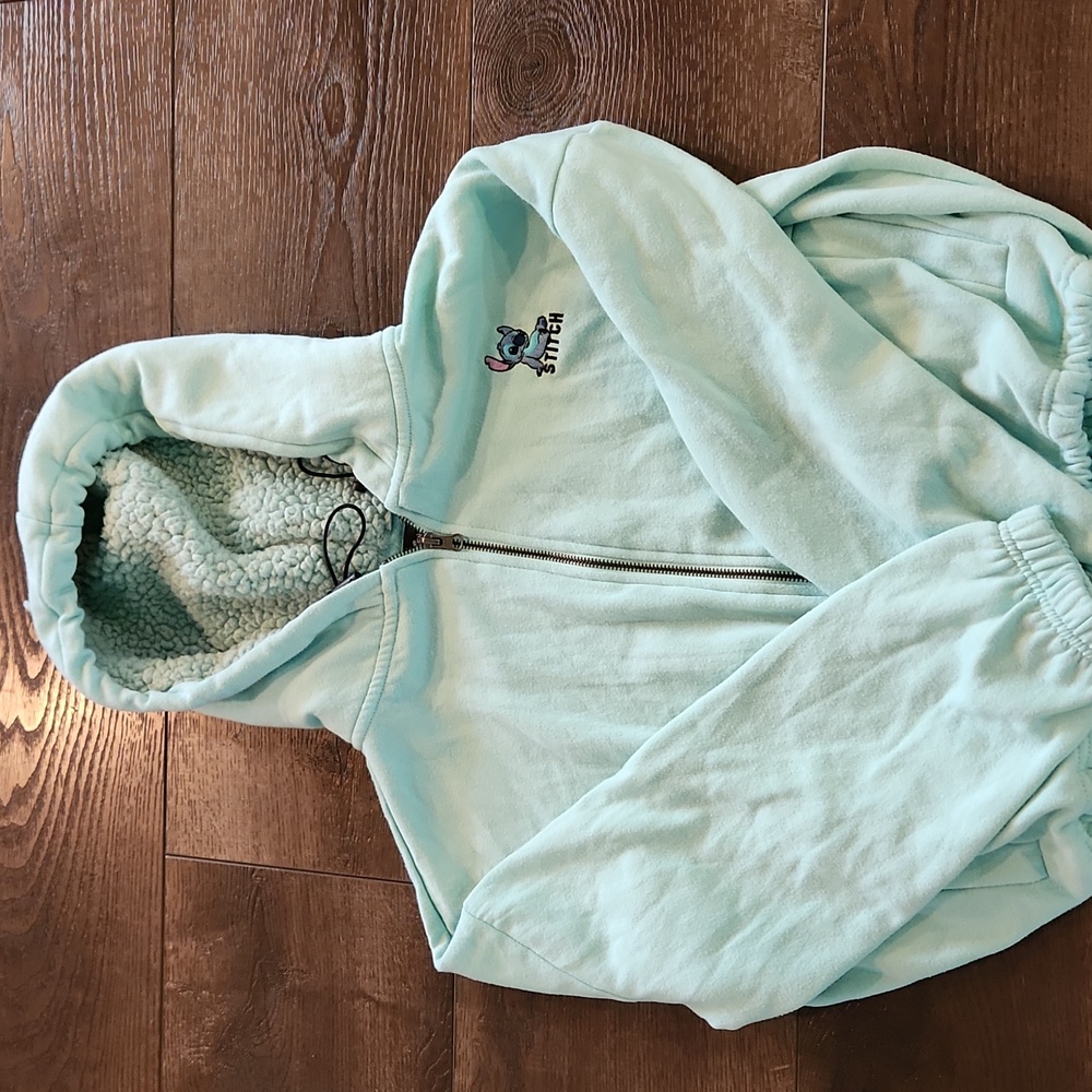 Disney LILO & stitch  hoodie sz MD